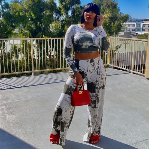 Slightly Covered - Picture 1 of 1